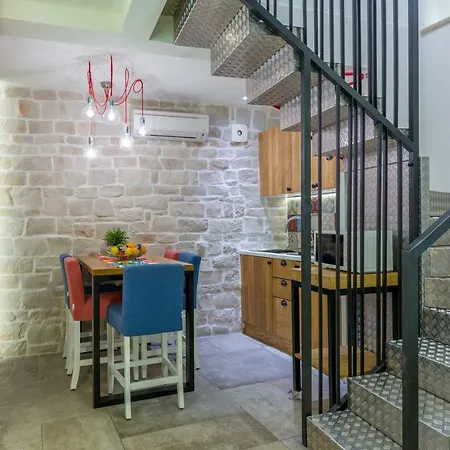 Petra Design Apartment *